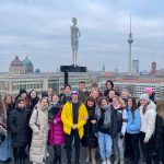 12 pohledna Televizni vez a Berliner Dom z budovy ministerstva zahranici